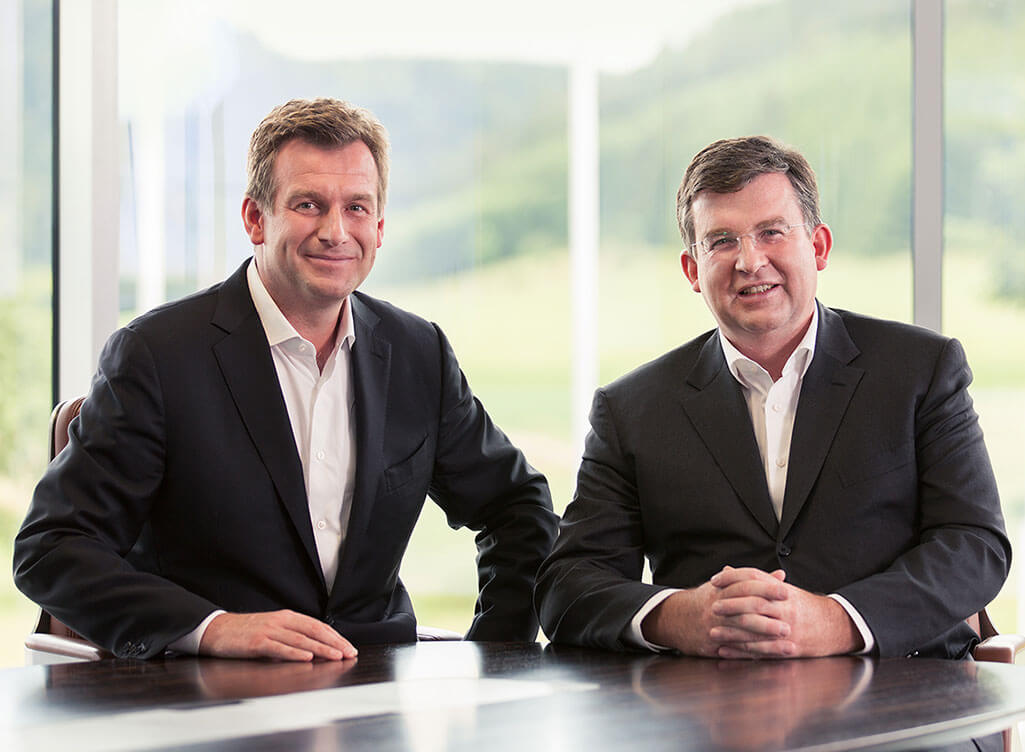 一個公司，兩個品牌 